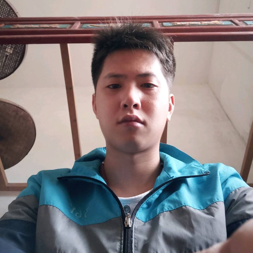 凉城拿活泼的照片