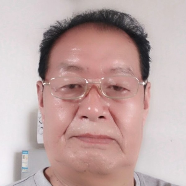 高山浅吻绚烂的照片