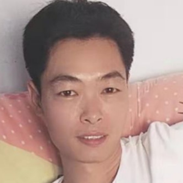 路灯放弃爱听歌的照片