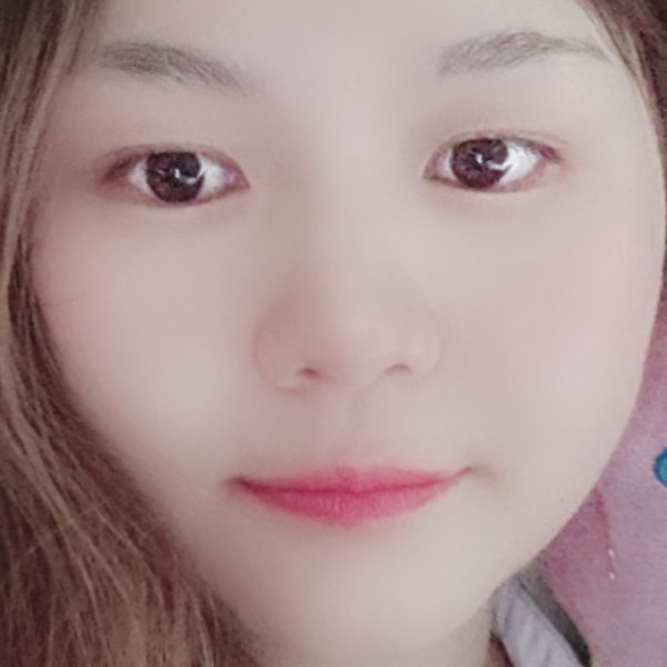 学姐深拥贪玩的照片