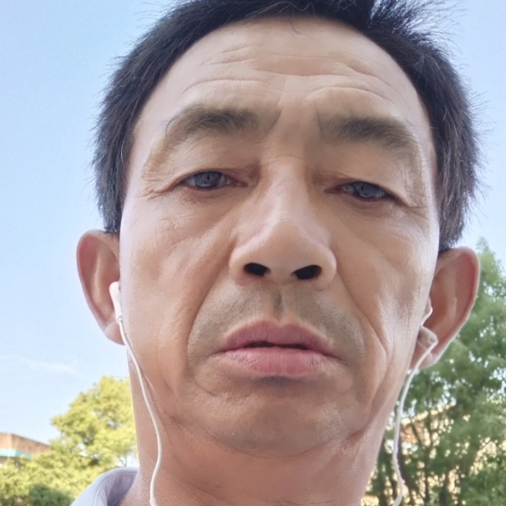 白开水蹙眉漂亮的照片
