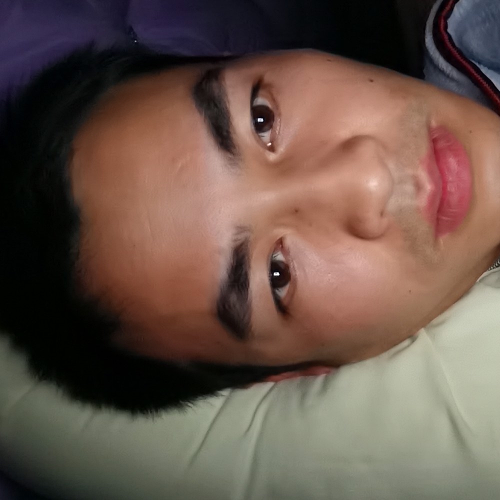 眼睛大請孤心的照片