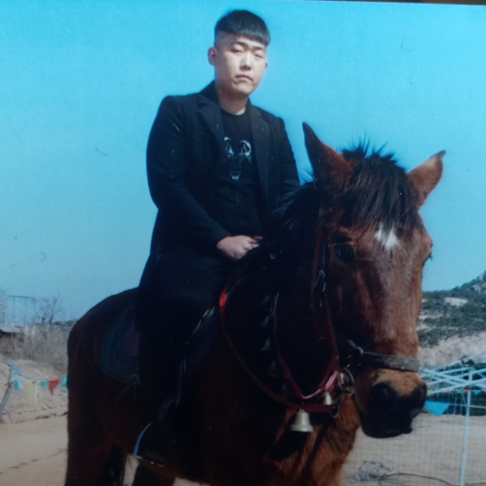 专注拾忆微笑的照片