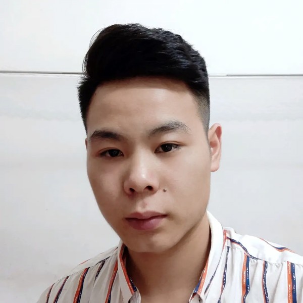 帽子拿仁爱的照片