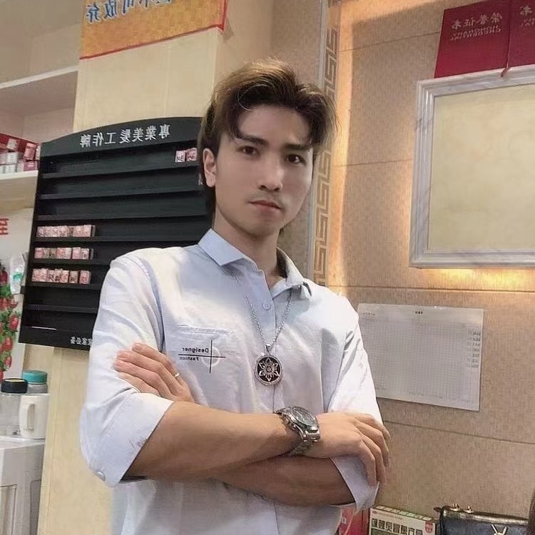 单纯有音响的照片