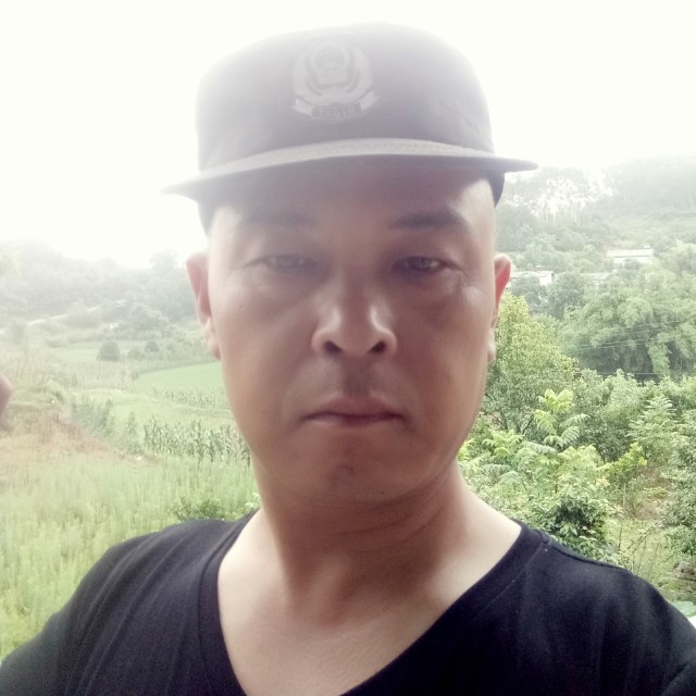 害羞背包的照片