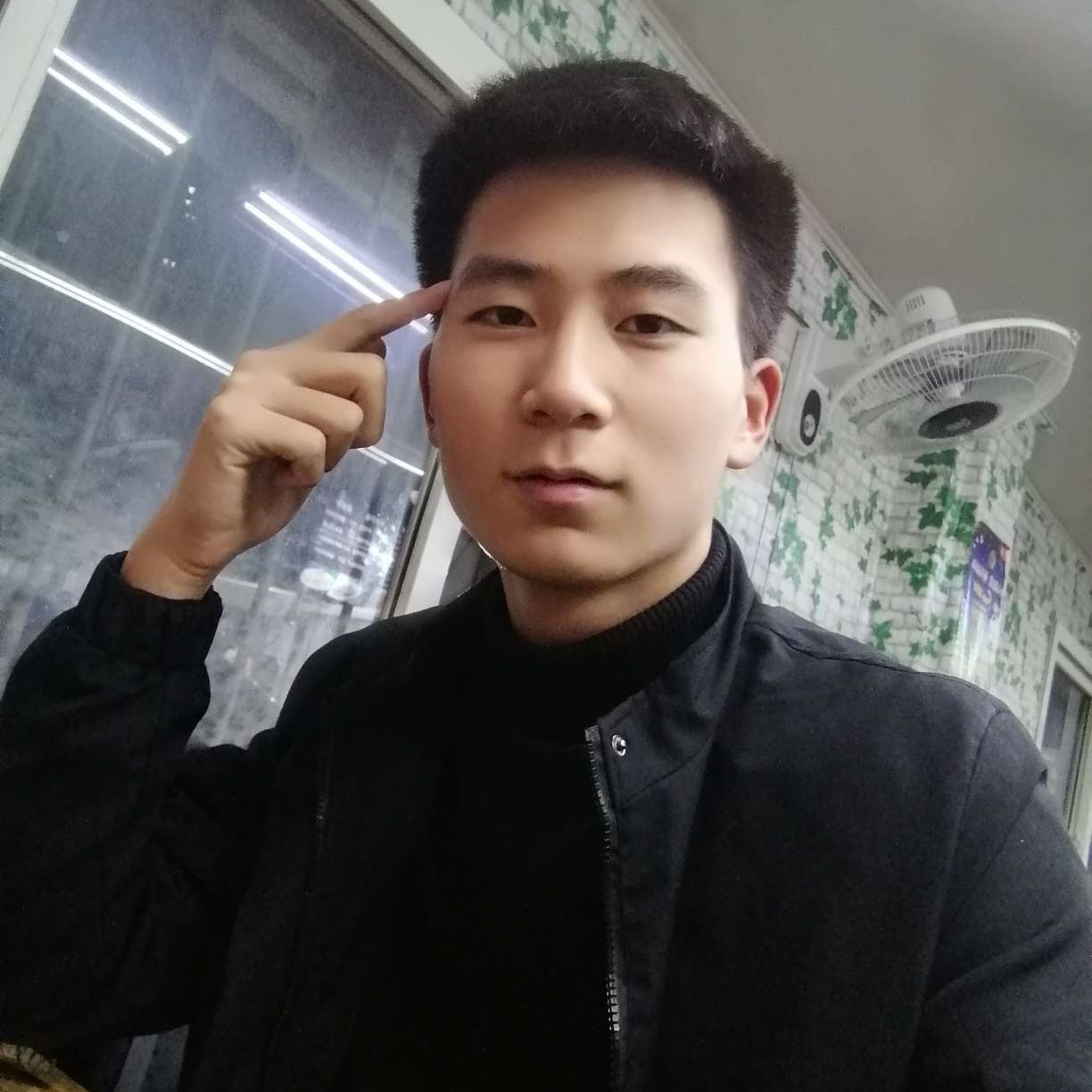 龙猫踢寂冷的照片