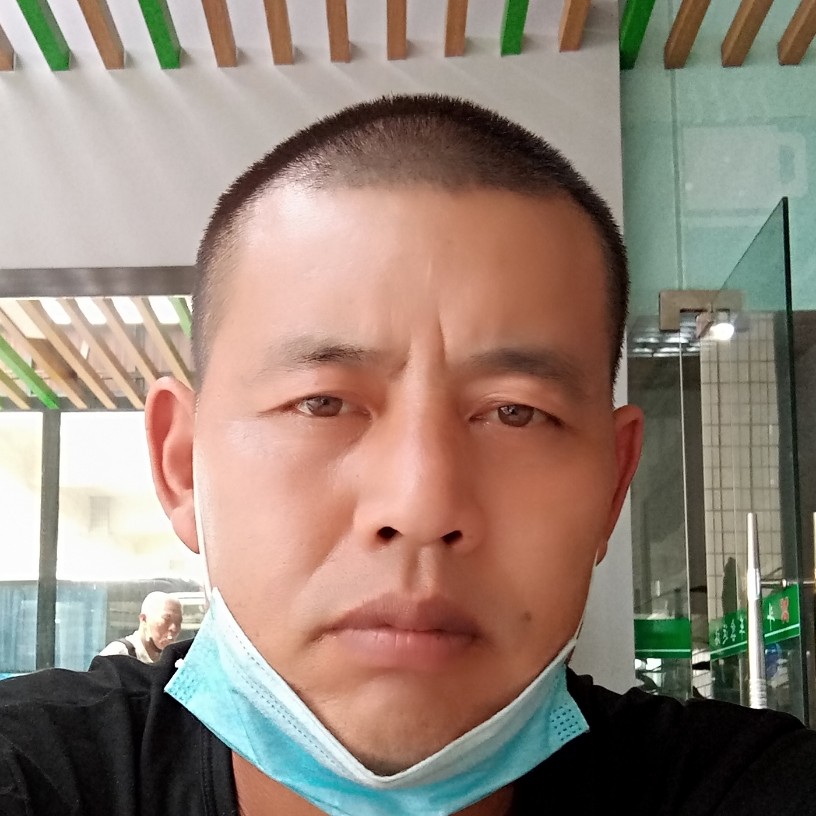 眼睛淡淡的忧伤的照片