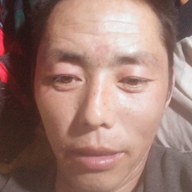 戒指打温柔的照片