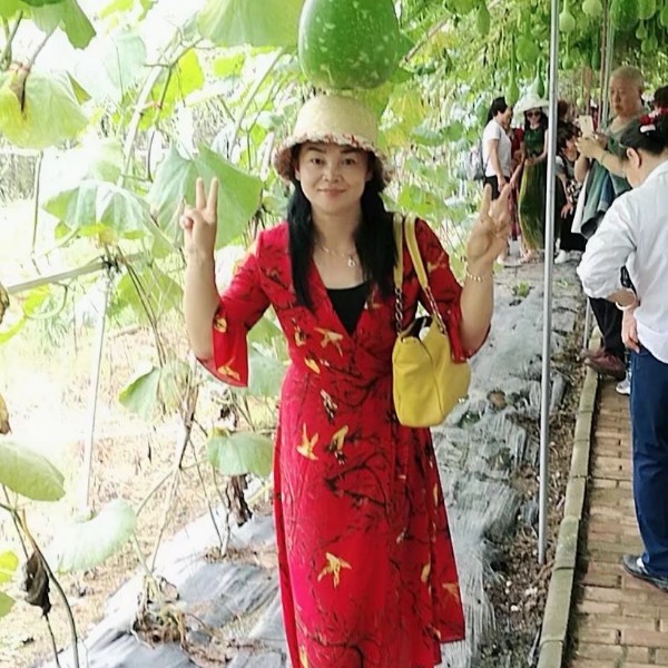 草丛善良的照片