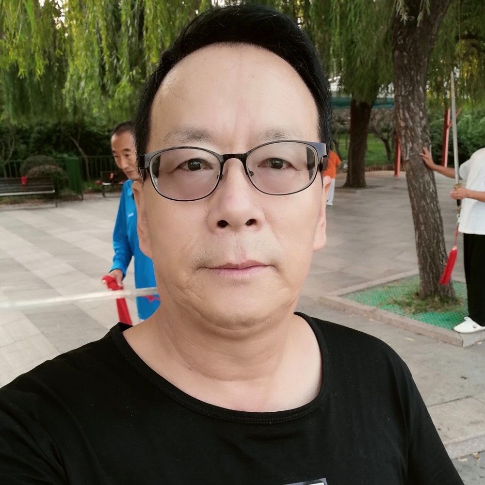 自行车泪了彩色的照片