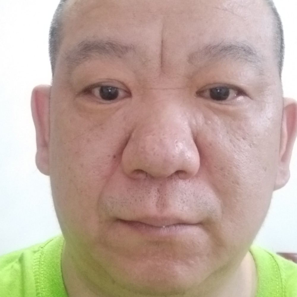 老猫爱吃鱼的照片