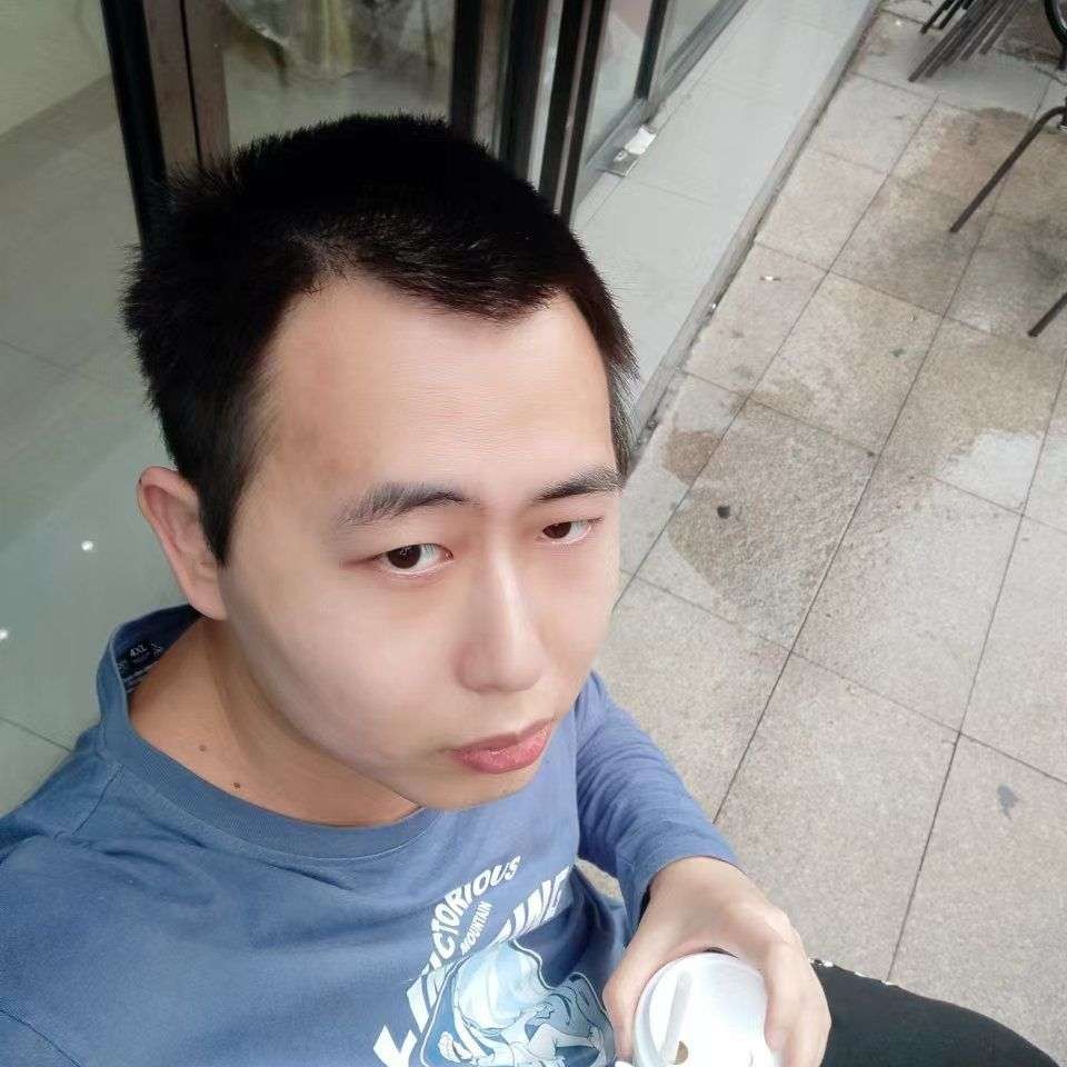焰绯的照片