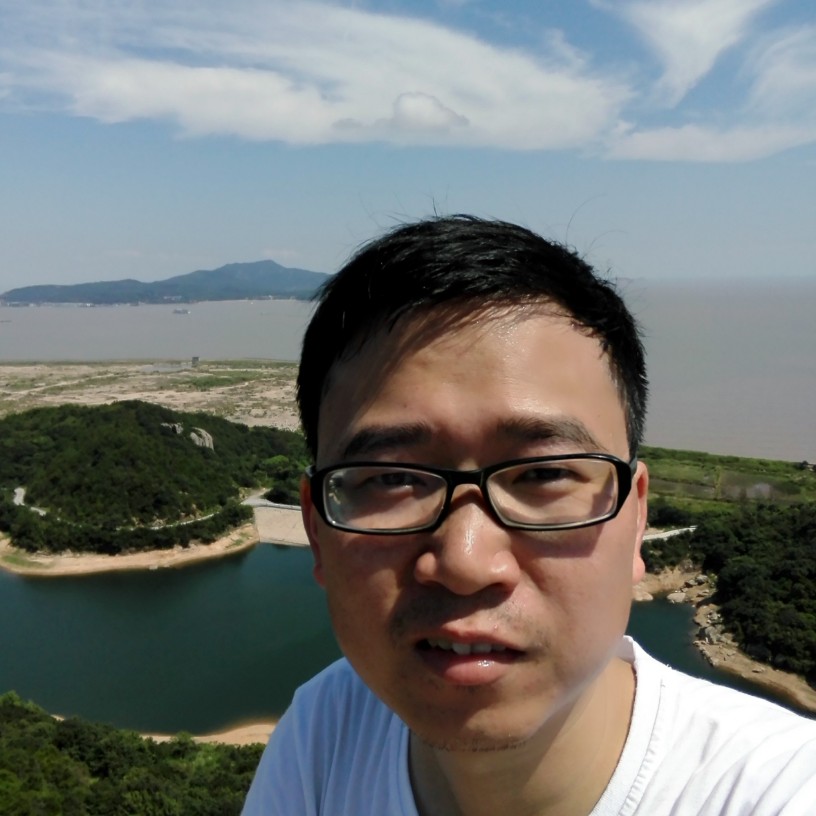 快乐的帆布鞋的照片