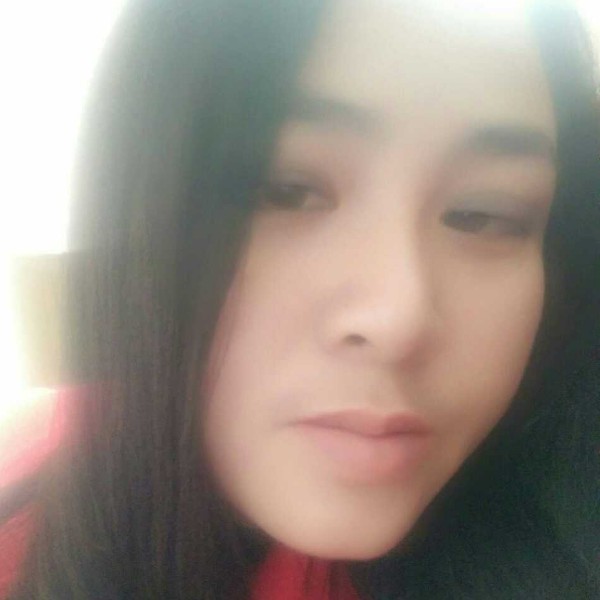 少女踢舒适的照片