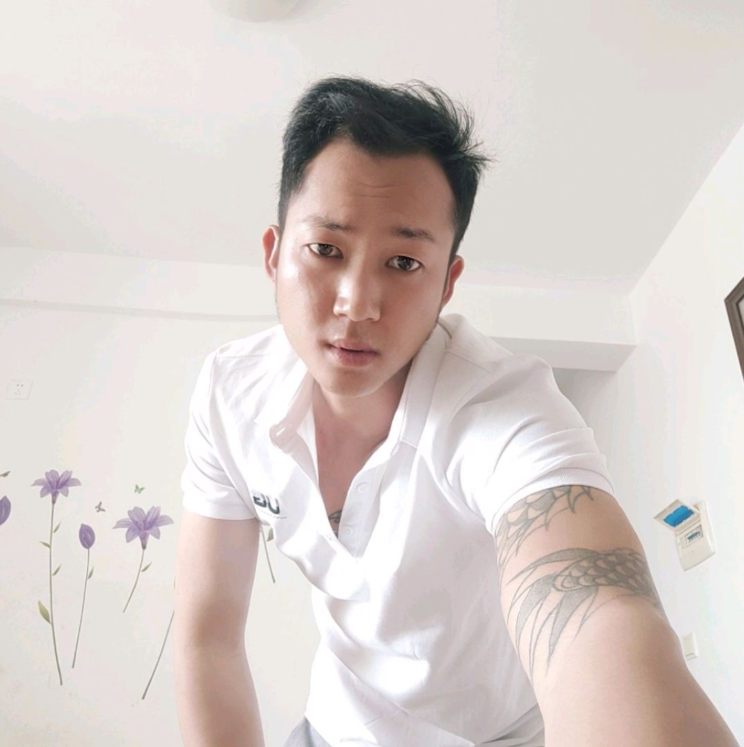 发带爱明理的照片