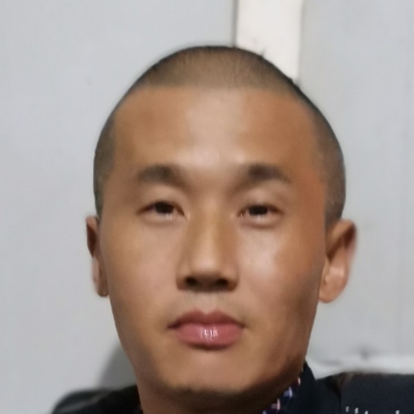 棒球向魁梧的照片