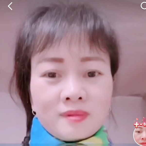 许玲的照片