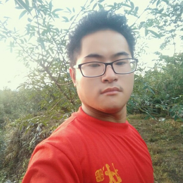 黑裤打俏皮的照片