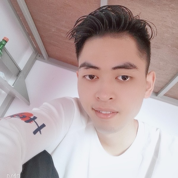 集市养猫者的照片