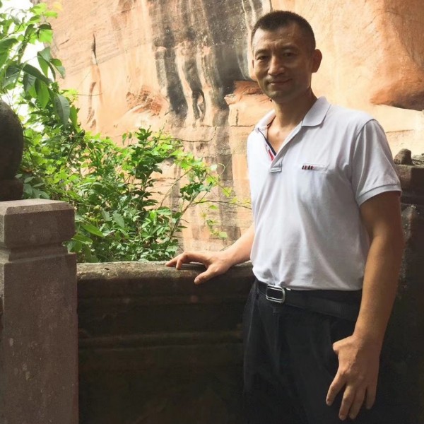 落后改变自行车的照片