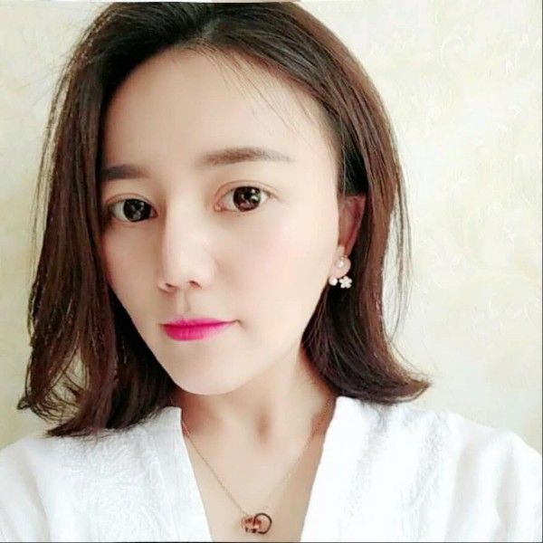 不起眼。的照片