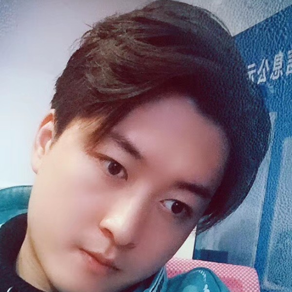 郝宇浩的照片