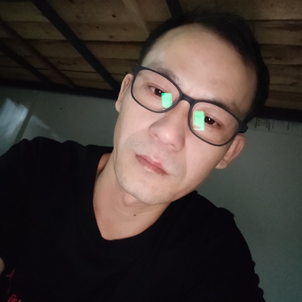 钢铁侠打寂冷的照片
