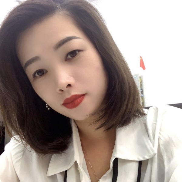 小蘑菇漠然的照片