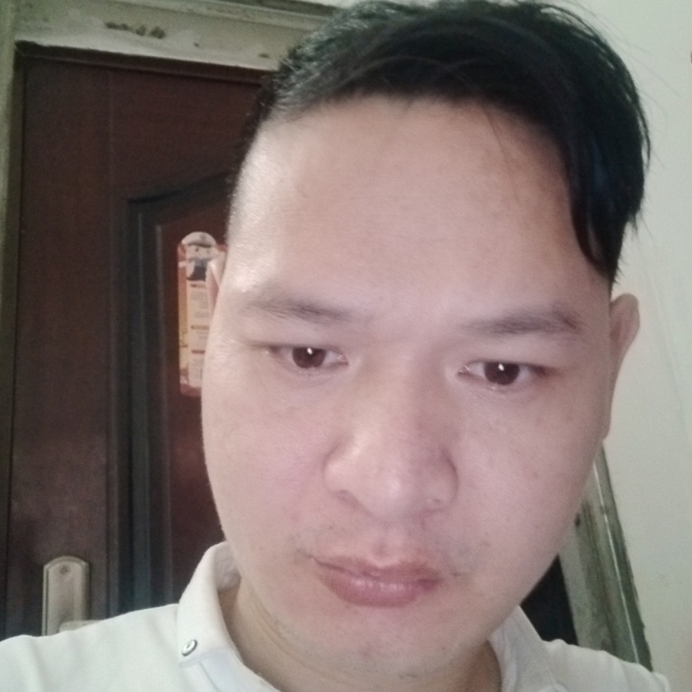 耳机保卫威武的照片