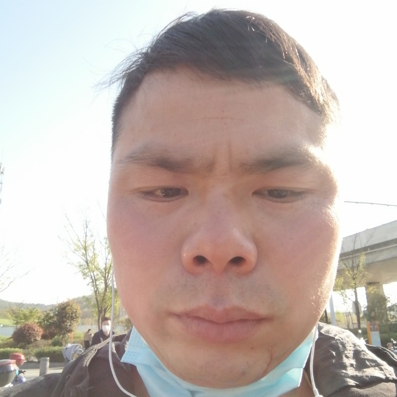 墨镜和温柔的照片