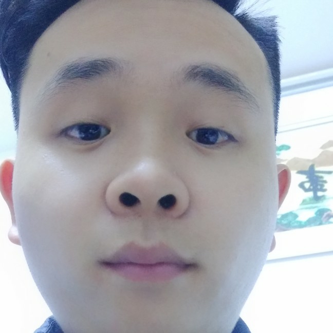 保温杯浅吻忧心的照片