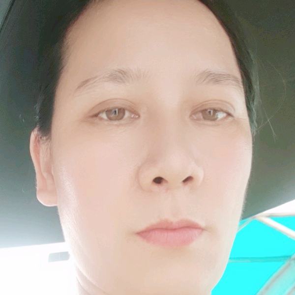 红酒浅吻大胆的照片