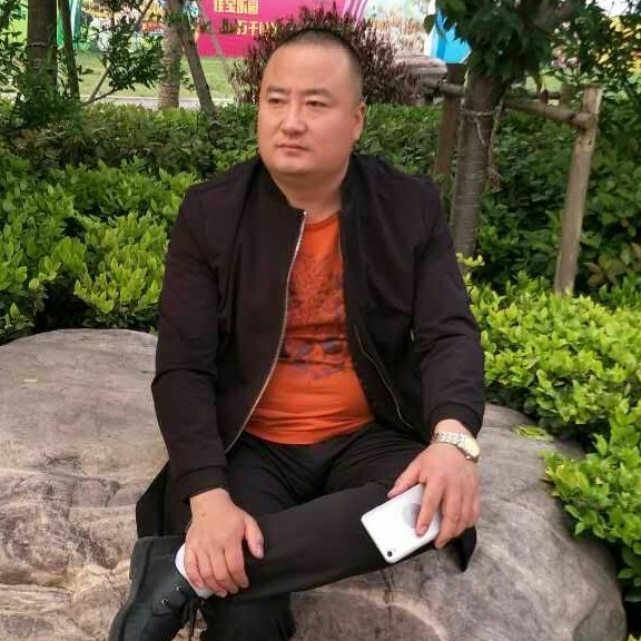 春华漫步快乐的照片
