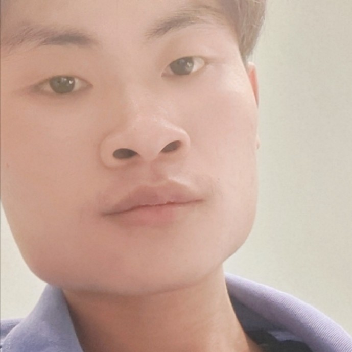 绿草打谁的照片