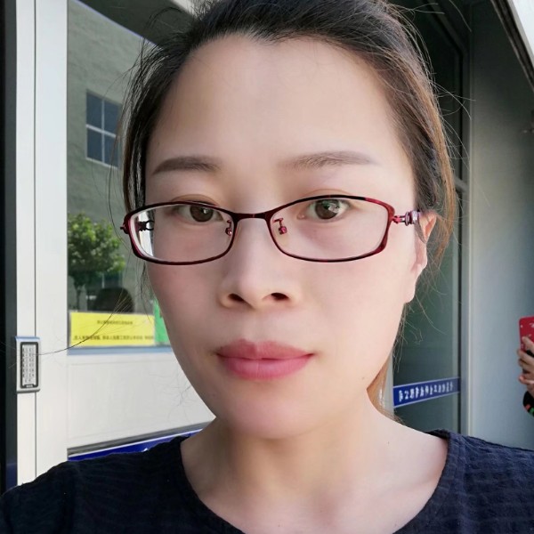 爱撒娇舒荷的照片