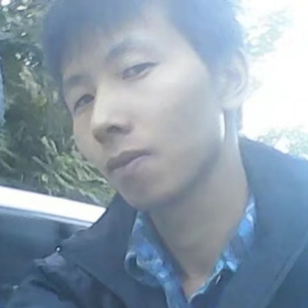 绝恋深拥谁的照片
