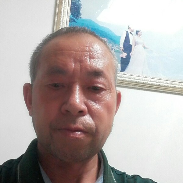军人身才的照片