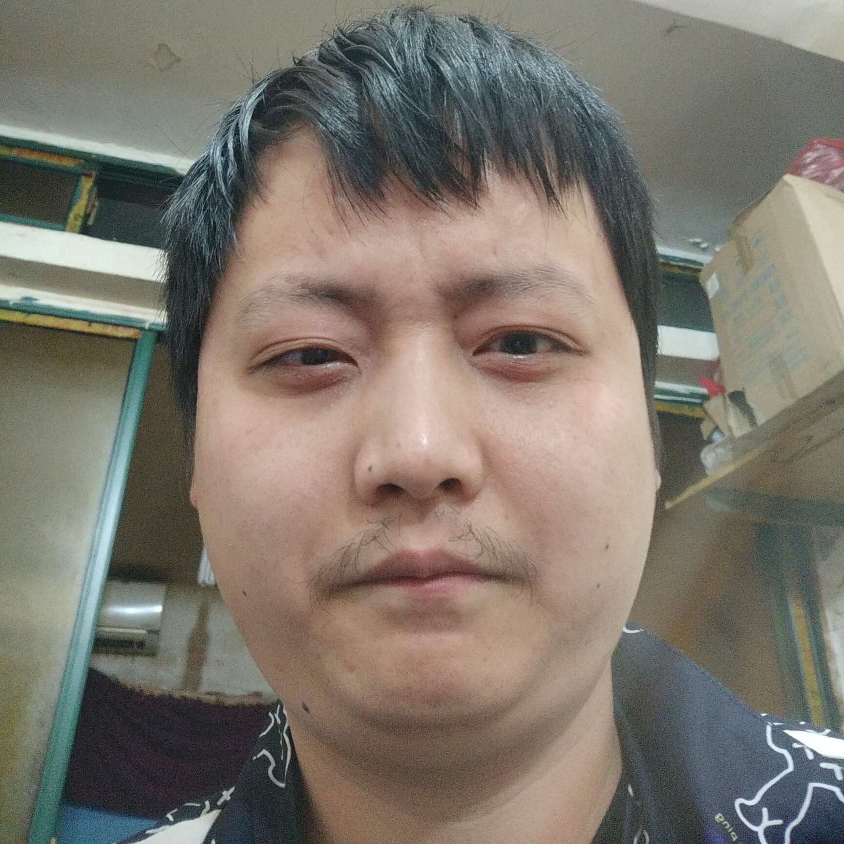 紧张de沃里克的照片