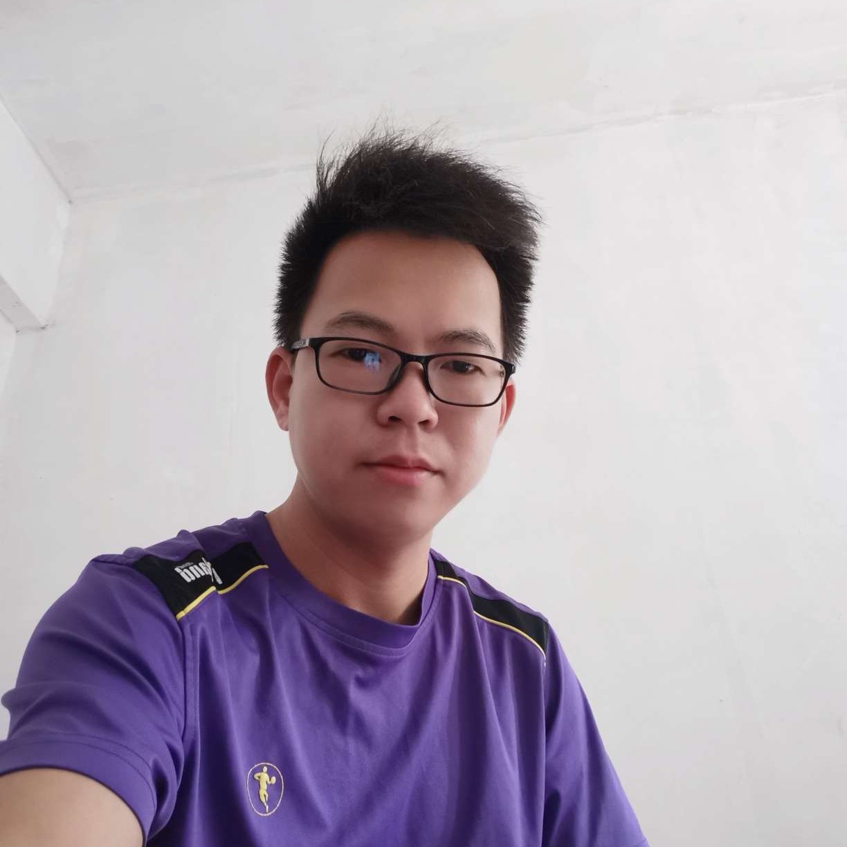 小鸭子等待无私的照片