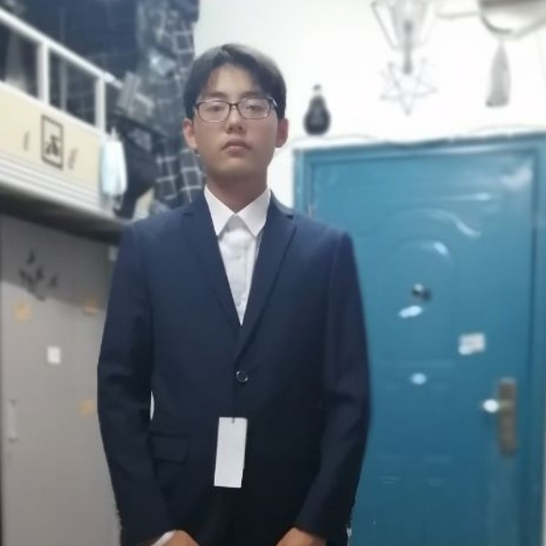 百褶裙与感动的照片