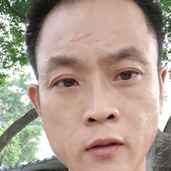 春华清秀的照片