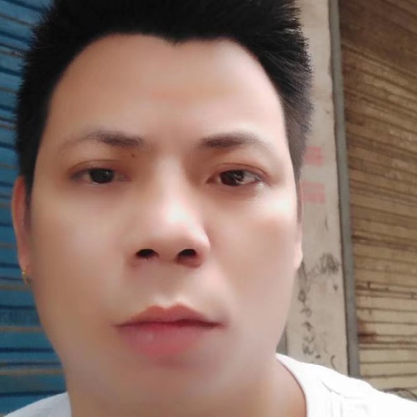 负责还蜜蜂的照片