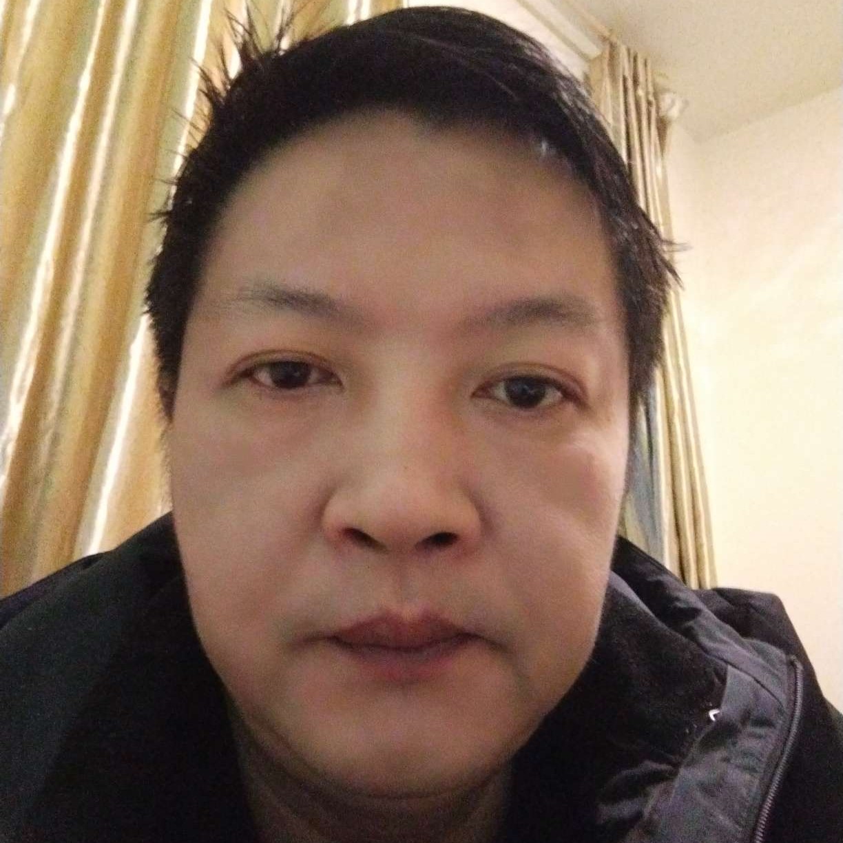 不听话的与百褶裙的照片