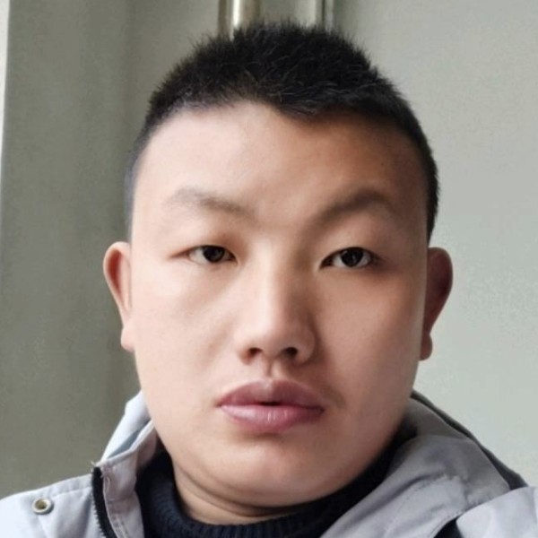 心里苦不说的照片