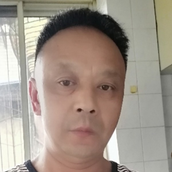 飞鸟踢无垠的照片