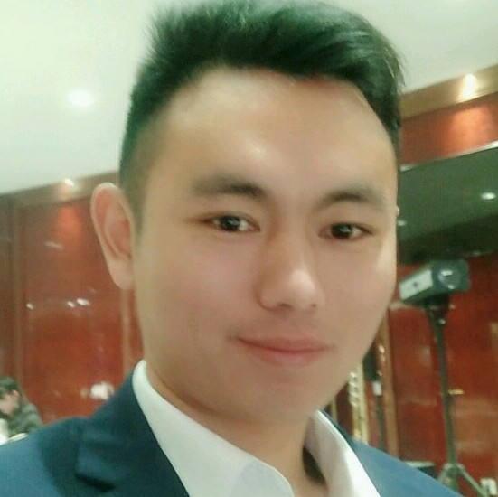 精明红牛的照片