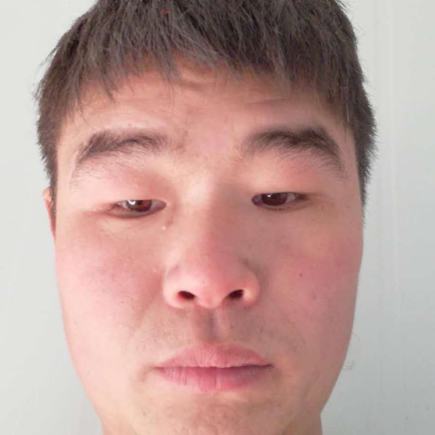 优美与手机的照片