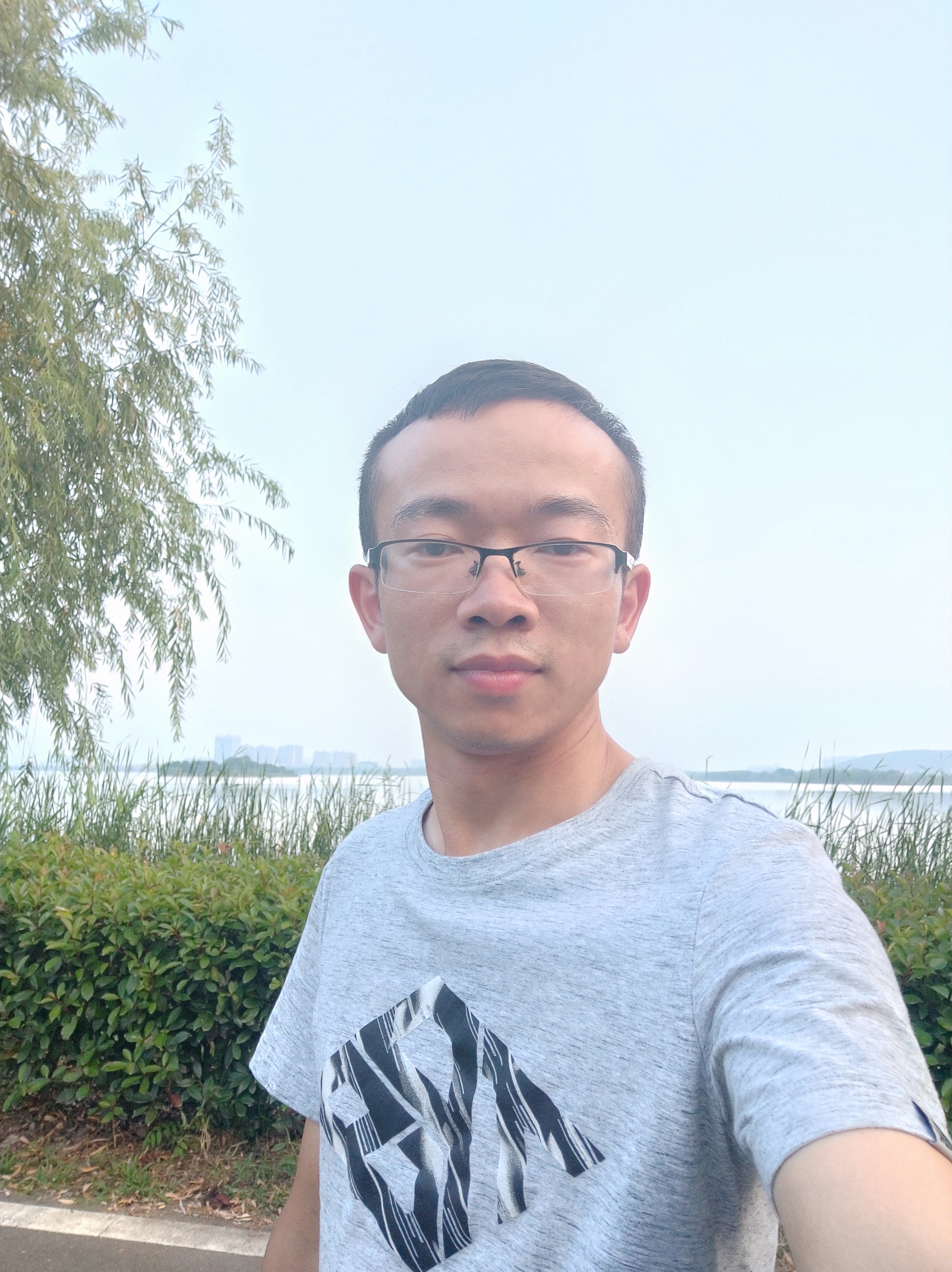 握住幸福就幸福的照片