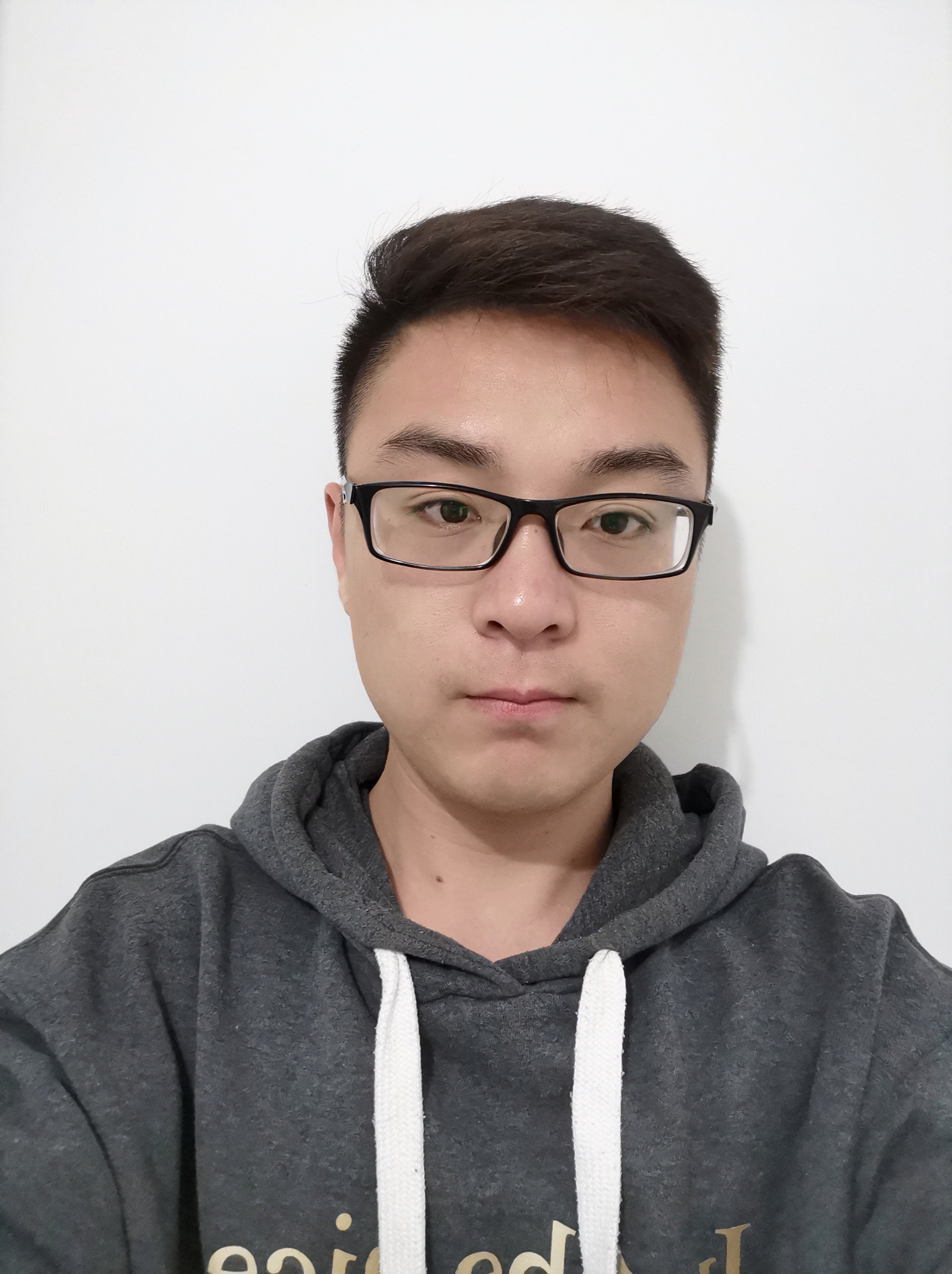 这杯牛奶没加糖的照片
